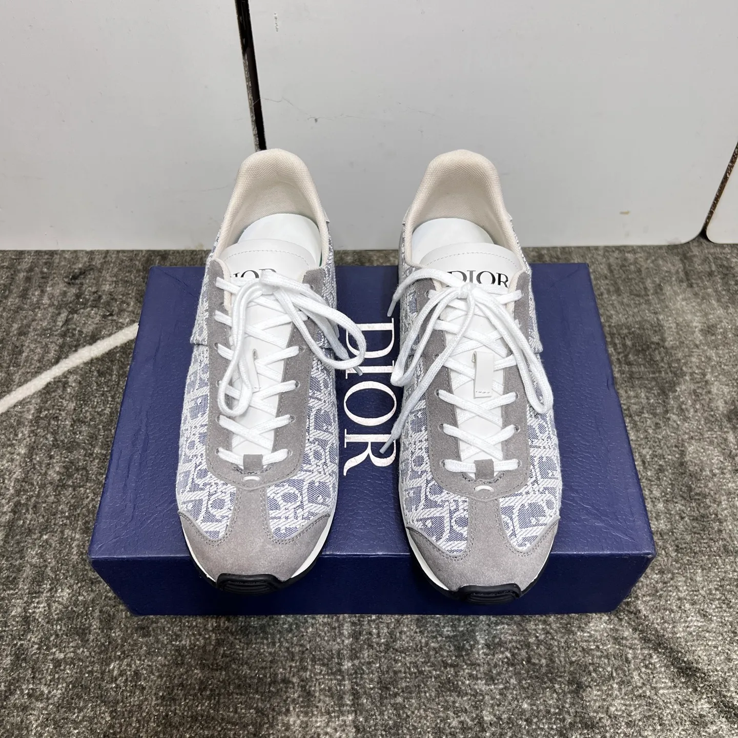 Factory price: 420💰【DIAo•Dior】Original quality.~ Unique modern style sneakers. 🏃A must-have casual shoe for trendy men😍😍 Original brand imported from Italy, imported original leather, sheep lining (refuses to discolor and grind feet) Sole: Original sole provided by the original factory, French lazy style design ⚠️Fit to the feet, original quality, super comfortable original sole. It’s like shooting the real thing 🎬The real thing is better, high-quality sneakers, size: 38-44, custom-made 45